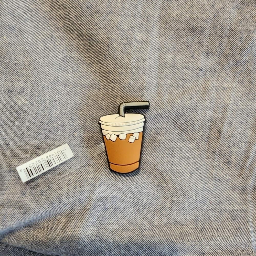 R2 - Crocs Jibbitz Iced Coffee